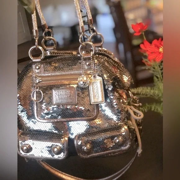 Auth Coach Poppy Silver Sequin Spotlight Tote Bag Medium Great Condition Vintage - Picture 8 of 17